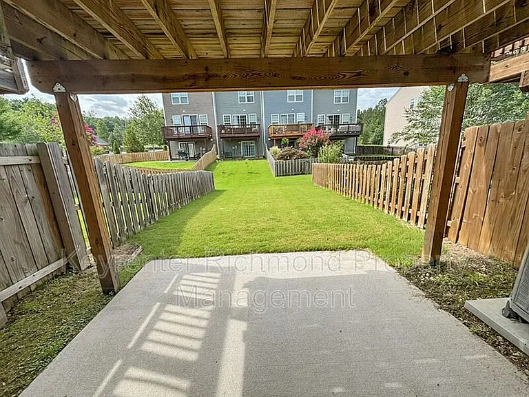 1404 Whitehurst Way — Photo 5