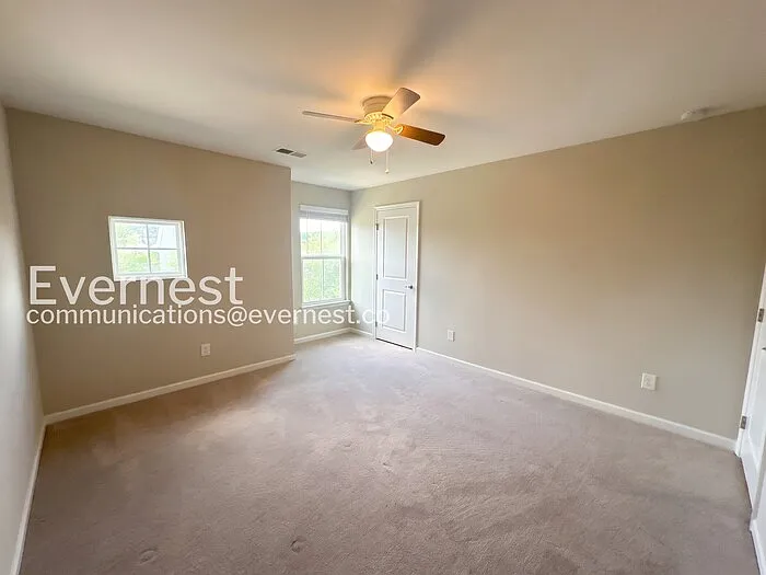 206 Welcombe St — Photo 15