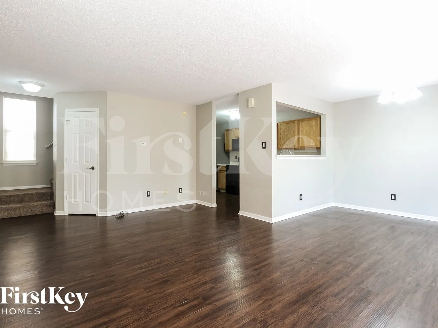 3 bed, 2.5 bath, 1498 sqft, $1,685 — Photo 3