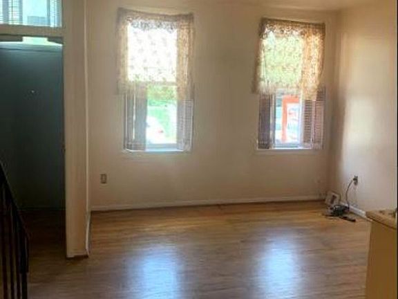 5th image of 915 N 6th St #10320479