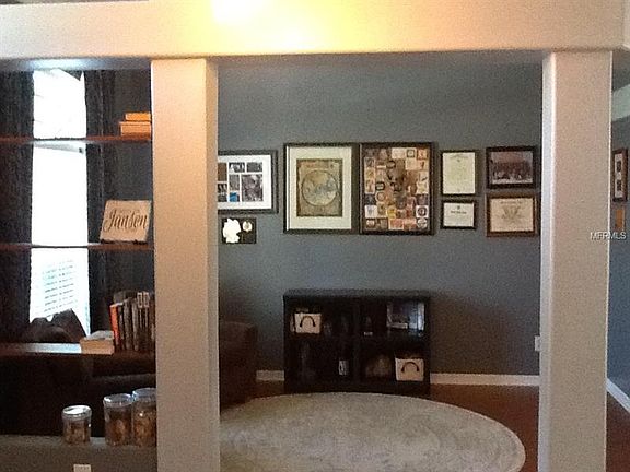 4th image of 305 Golden Elm Dr