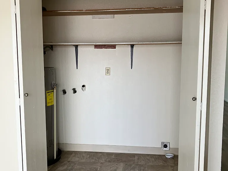 10814 NE 7th St — Photo 9