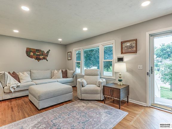 2nd image of 7712 Pasadena Ave