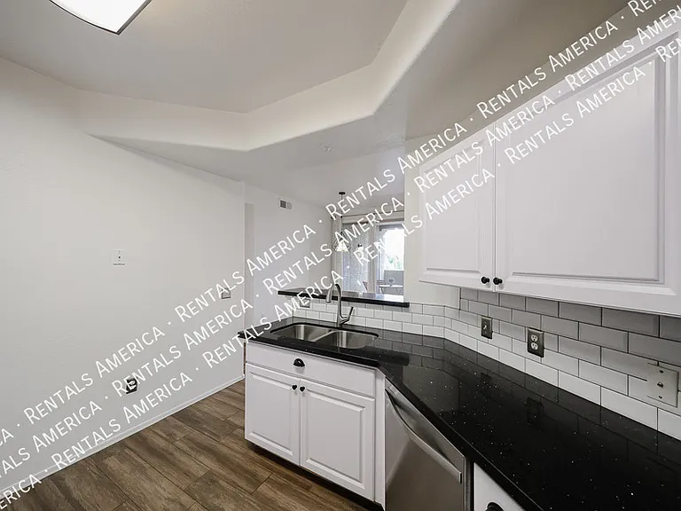 5303 N 7th St #232 — Photo 17