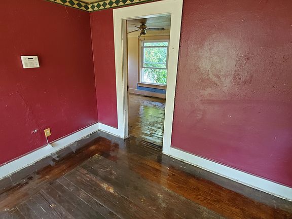 3rd image of 525 Ballentine Ave