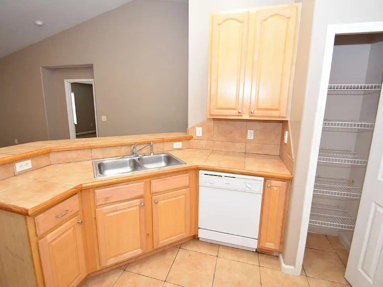 7 Ryarbor Dr #B — Photo 10