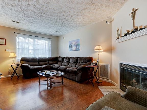 4th image of 6037 Warrenpark Ln