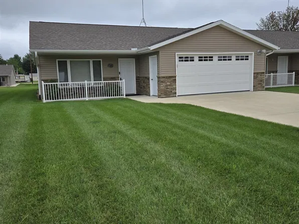 317 4th Ave SW, Cresco, IA 52136