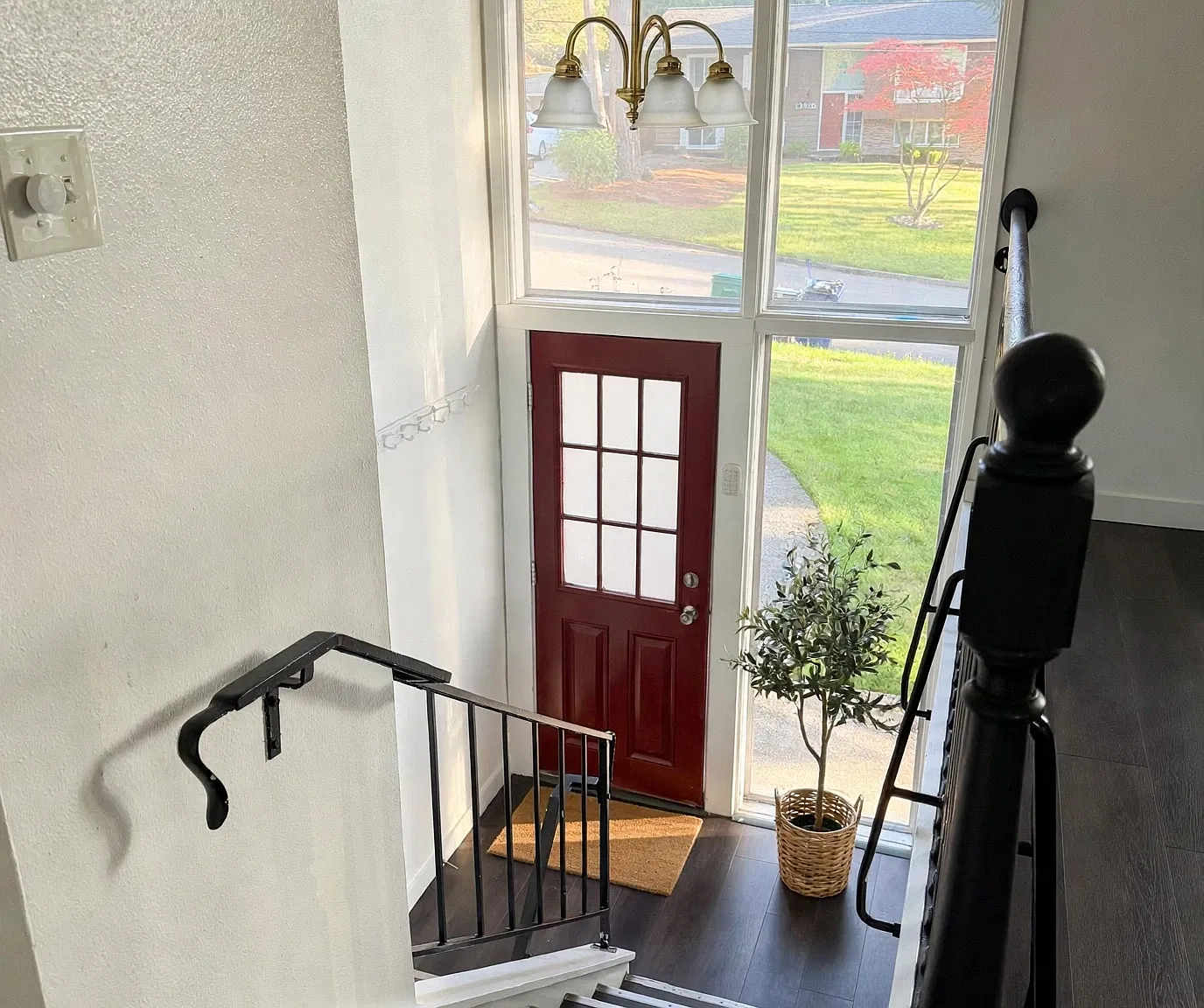 5 bed, 2140 sqft, $3,600 — Photo 3