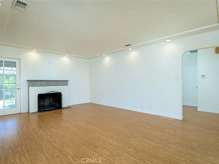 2111 N Verdugo Rd — Photo 11