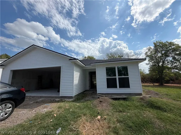 606 N Oak St, Hackett, AR 72937