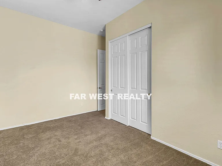 6728 E Voltaire Dr — Photo 8