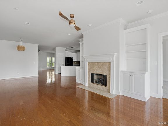 3rd image of 5540 Ash Grove Cir