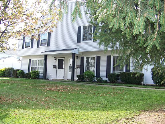 2nd image of 3052 Princeton Dr #3052