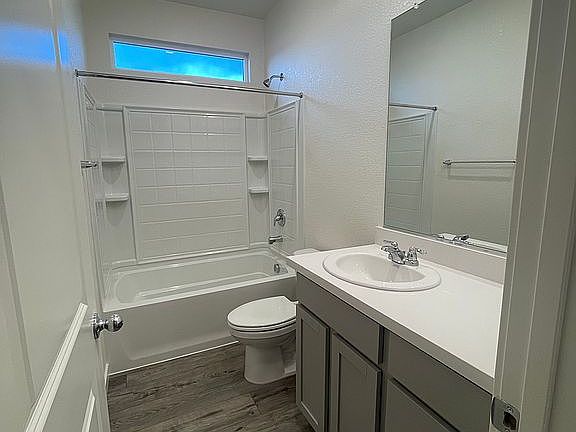 3rd image of 800 Chalice Creek Dr