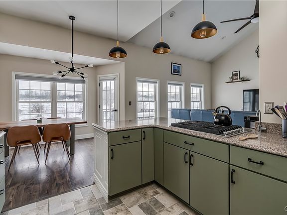 2nd image of 22276 Knowlesville Rd