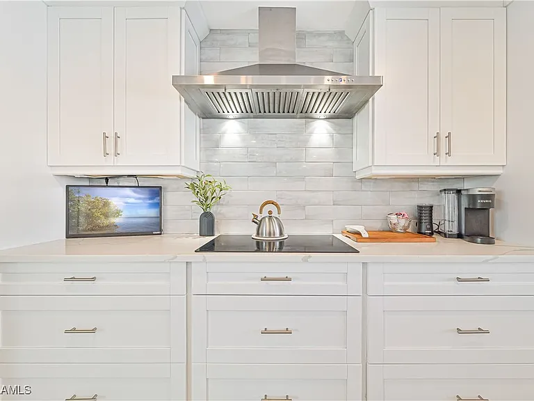 13840 Sleepy Hollow Ln — Photo 3