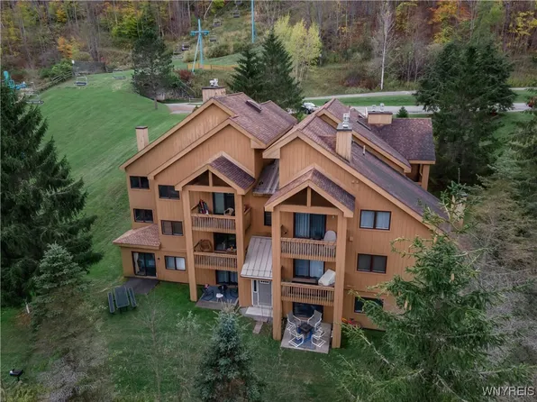 E103 Snowpine Vlg, Great Valley, NY 14741