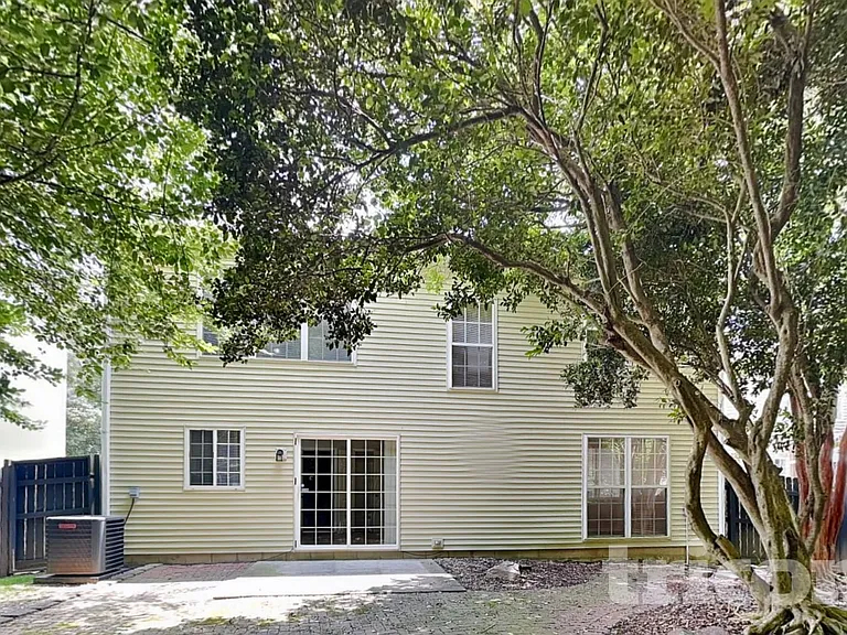 7427 Balancing Rock Ct — Photo 16