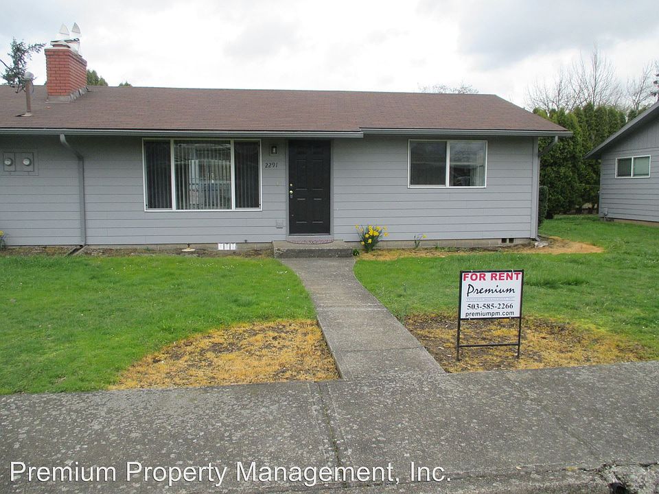 1st image of 2391 Hoyt St SE