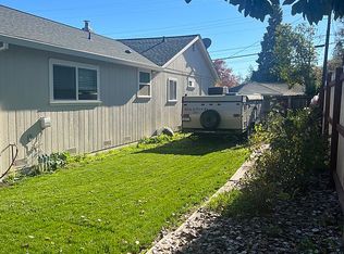 122 Oak Knoll Rd, Ukiah, CA 95482