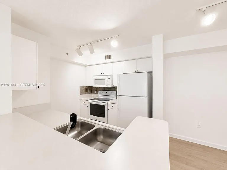 15410 SW 284th St #8102 — Photo 4