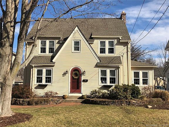 3rd image of 46 Griswold Dr
