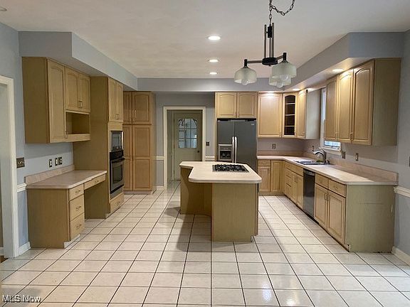 4th image of 5810 Rosewood Dr