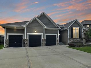 18914 W 166th Ter, Olathe, KS 66062