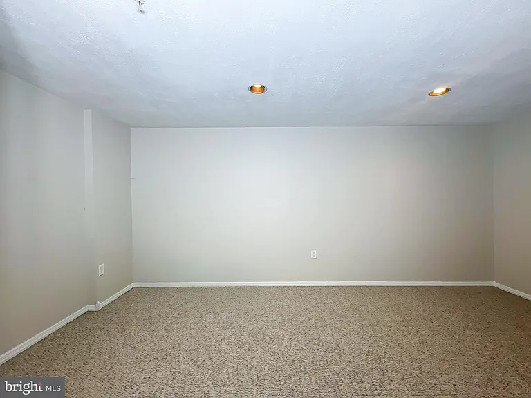 9707 Quiet Brook Ln — Photo 33