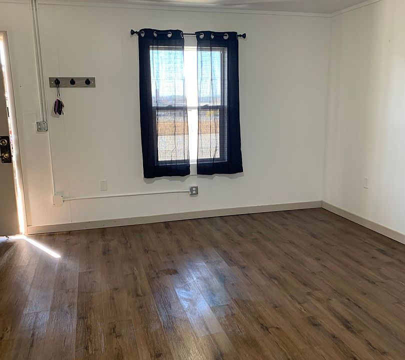 2nd image of 907 S Broadway St #6
