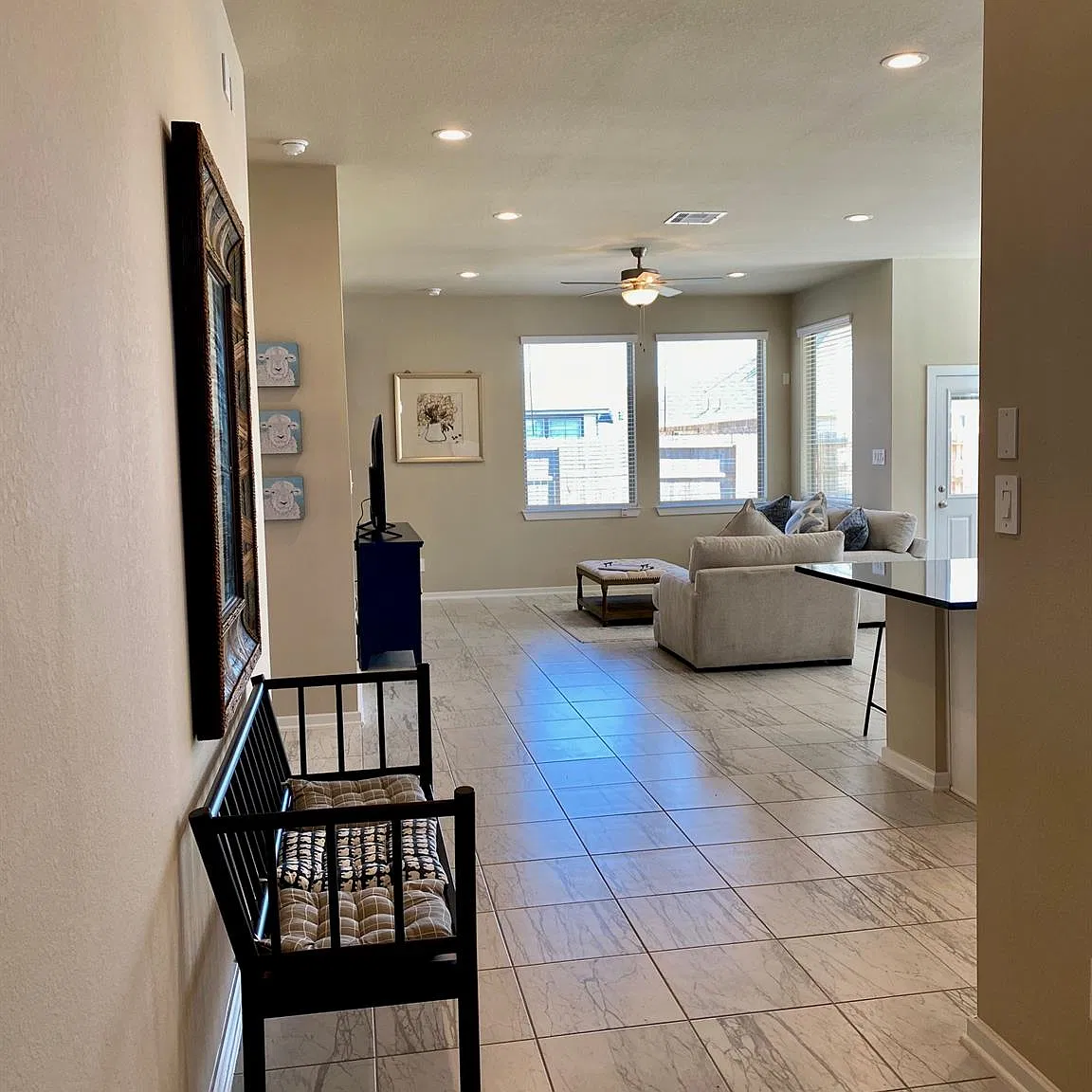 4 bed, 2.0 bath, 1915 sqft, $3,600 — Photo 3