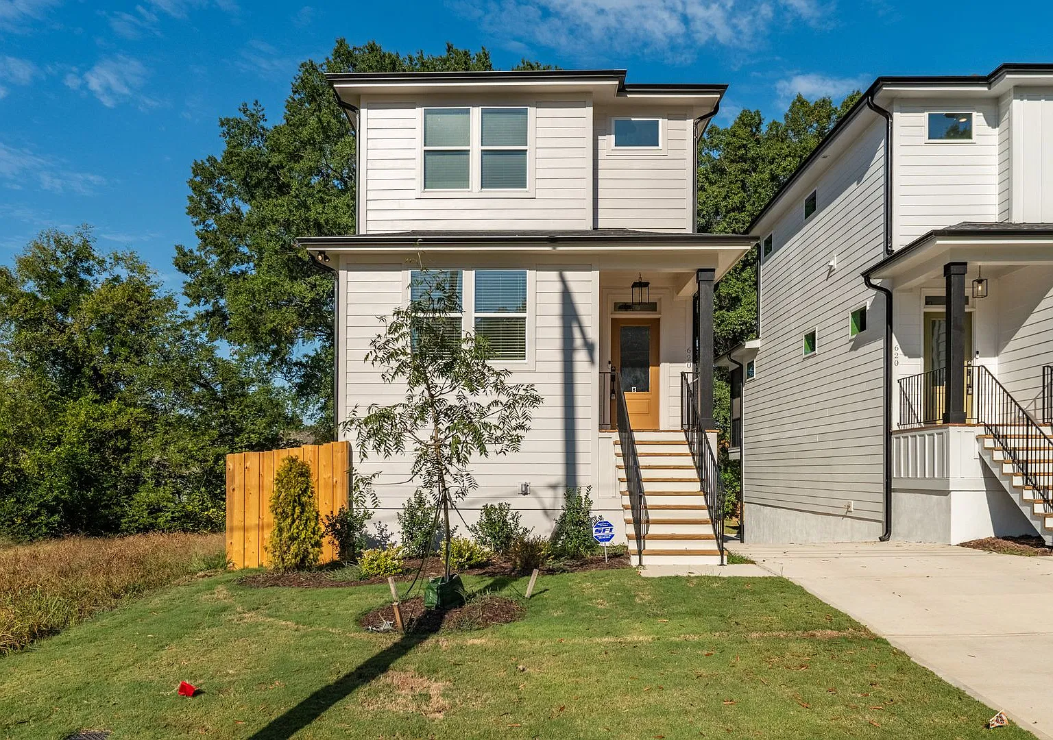 Modern Energy Efficient Home with 2nd Floor Veranda — Photo 1