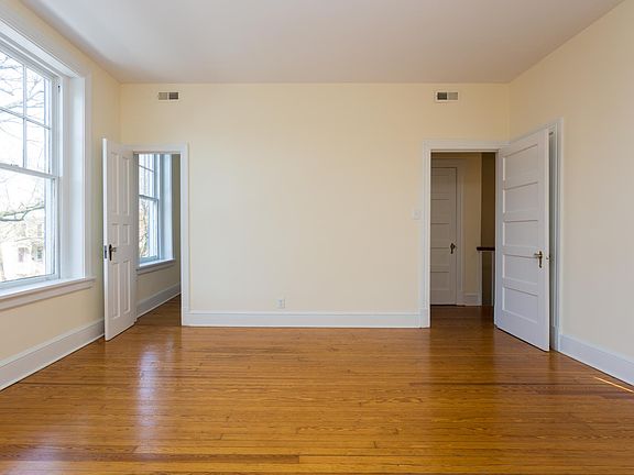 5th image of 412 W Marshall St #2-B-1