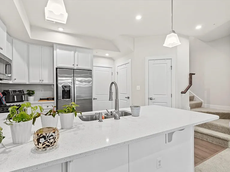 17437 Southern Shores Dr — Photo 5