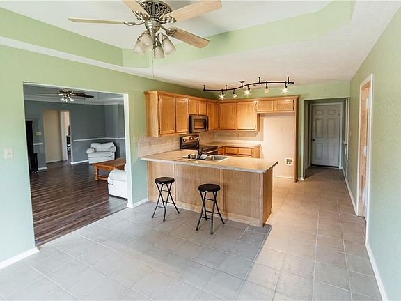 4th image of 2015 Foster Branch Ln