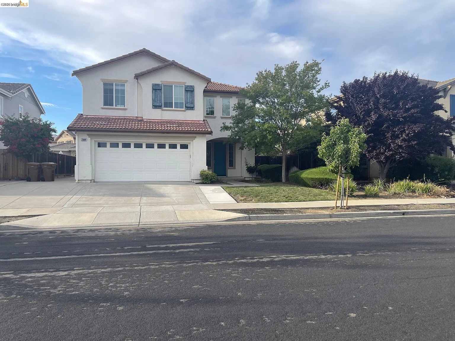 4 bed, 2.5 bath, 2091 sqft, $3,600 — Photo 3