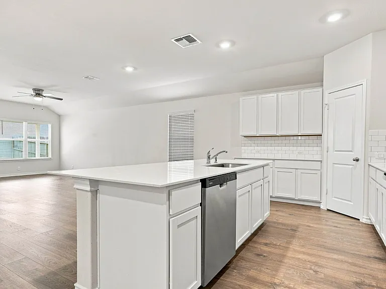 1710 Lavender Hl — Photo 13