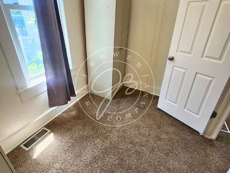 537 Maumee Ave — Photo 14