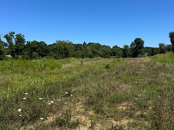 4th image of 72 Industrial Park Pl