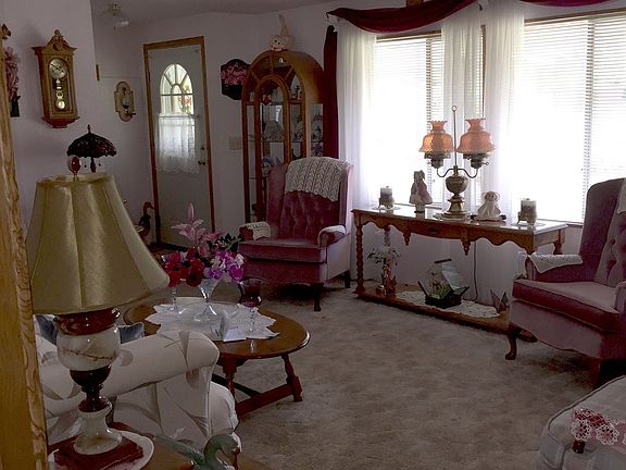 5th image of 1604 NE 49th St