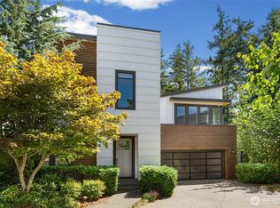 1073 Pine Crest Cir NE, Issaquah, WA 98029