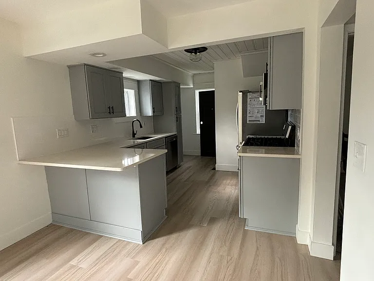 222 Parkedge Ave — Photo 7