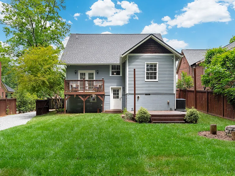 421 Heathcliff St — Photo 36