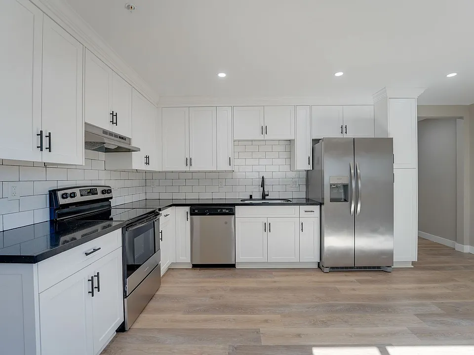 Duplet at Hillcrest | 3BR/3BA Homes + Two-Level Studio Lofts in Hillcrest & Onsite Parking