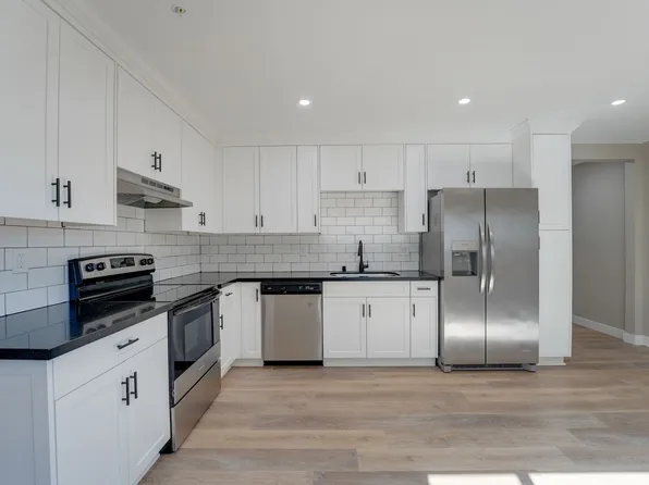 Duplet at Hillcrest | 3BR/3BA Homes + Two-Level Studio Lofts in Hillcrest & Onsite Parking
