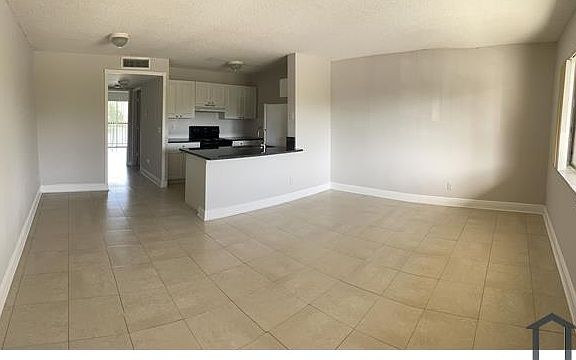 3rd image of 1510 Meadows Cir W #1510