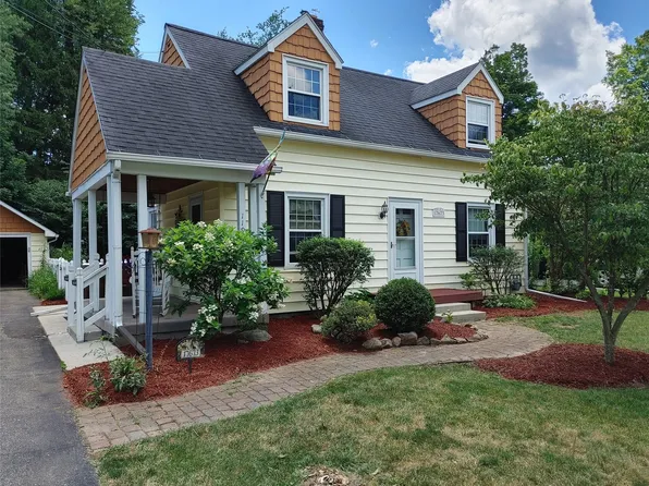 17673 Peninsula Dr, Meadville, PA 16335