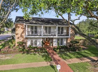 84 Doescher Dr, Harahan, LA 70123