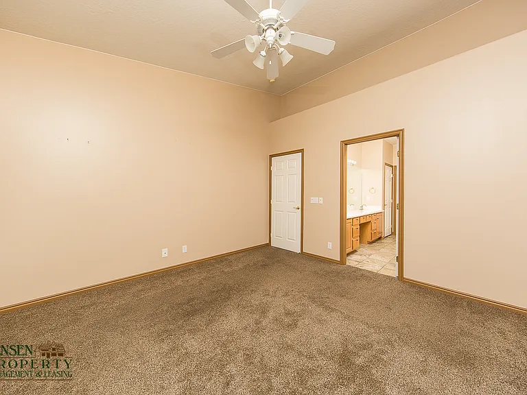 153 N Turnbury Ln — Photo 15